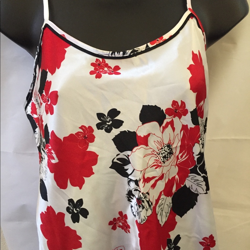PRIVATE PROPERTY VINTAGE NIGHTY SIZE MEDIUM FLORAL